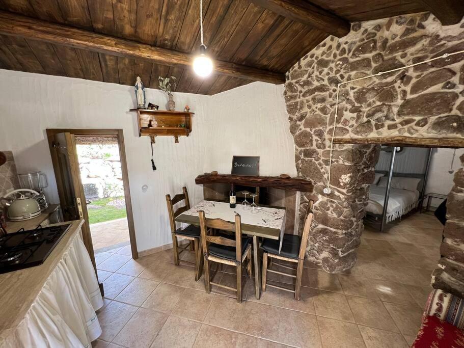 Muristene Pozzo Santa Cristina Paulilatino Экстерьер фото